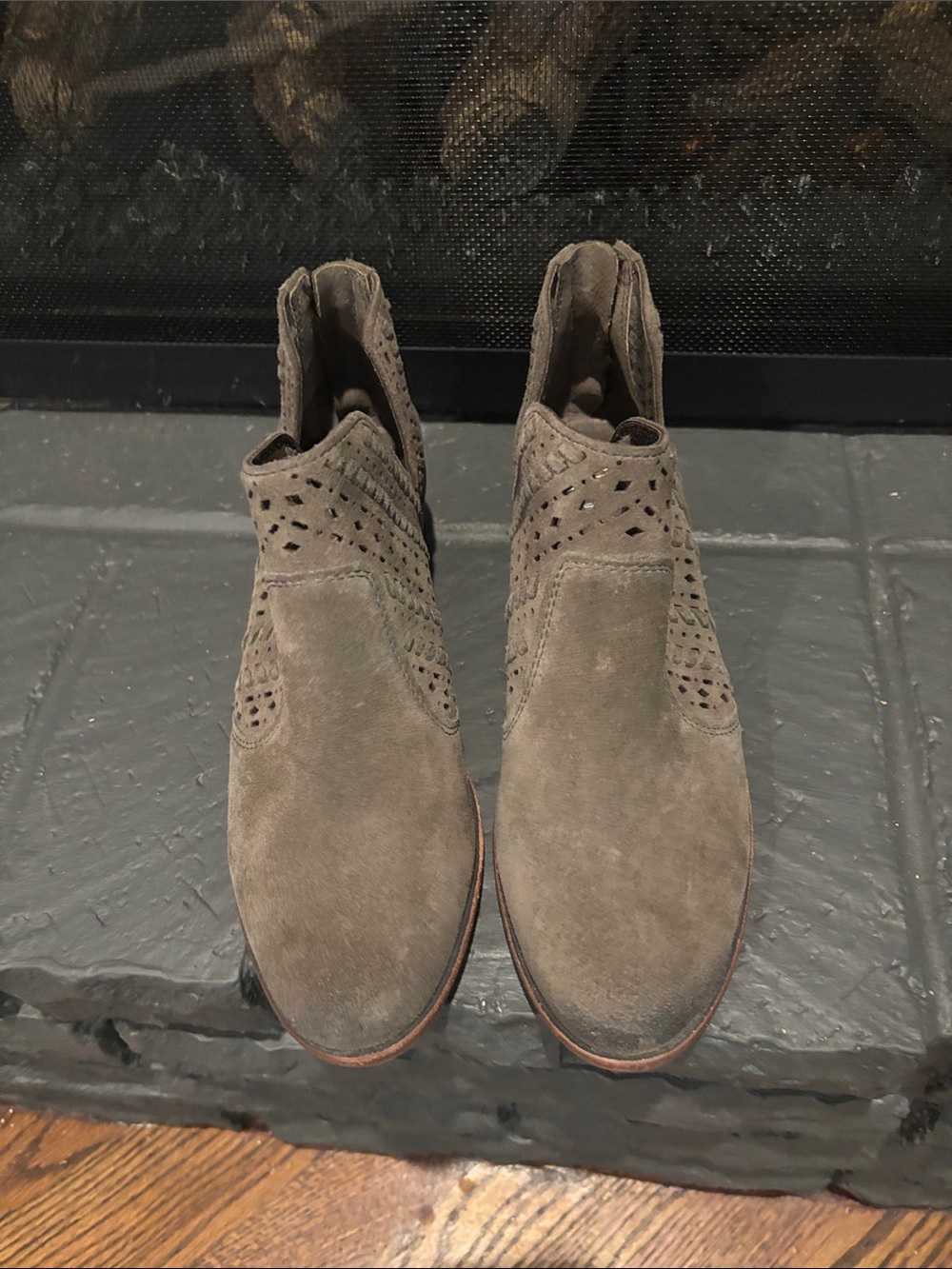 VInce Camino Ankle Boots in olive green